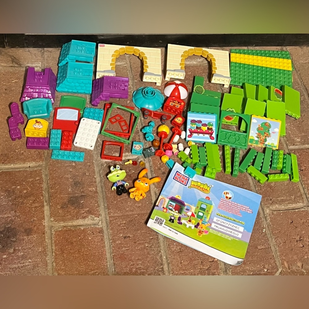Mega Bloks Moshi Monsters Ooh La Lane Play Set #80631